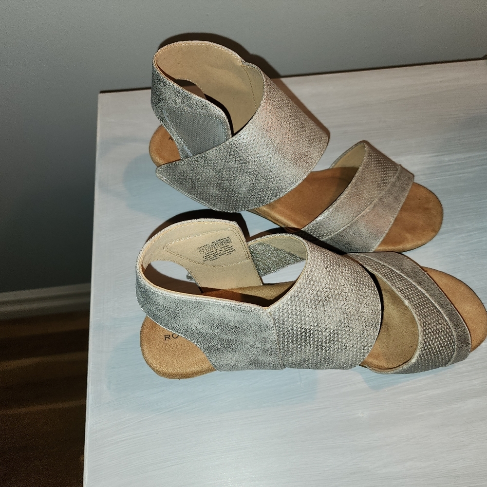 Wedge shoes